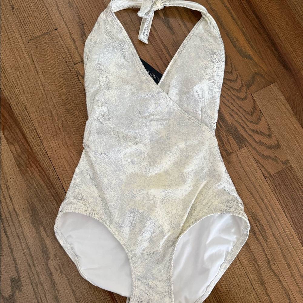 Brand new with tags*Carmen Marc Valvo Silver and White Swimwear